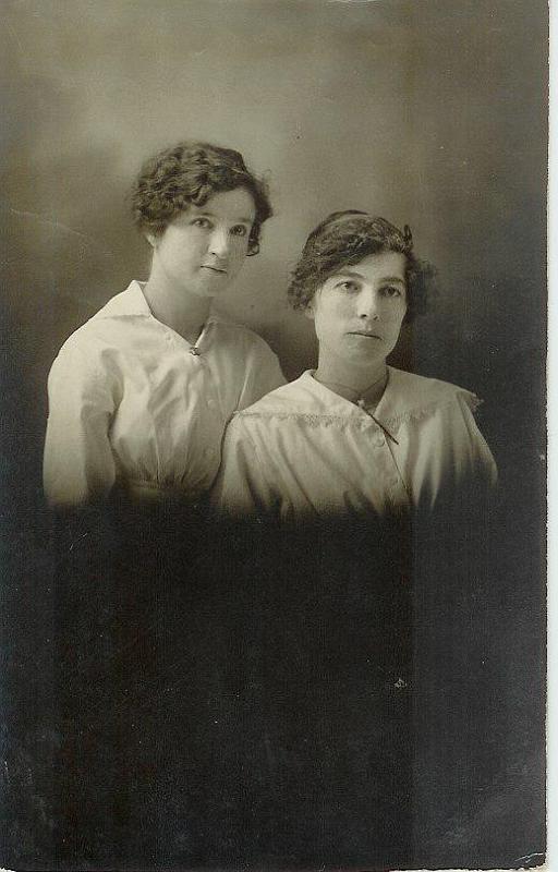 Bulah n frnd Blanche Bogard